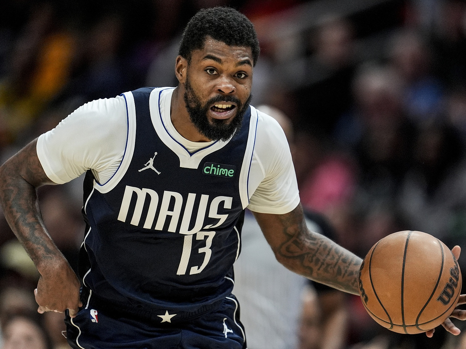 关于今晚NBA常规赛传出新动向，印第安纳步行者防线松动，管理层表态——悬念犹存，心理建设被强调的信息