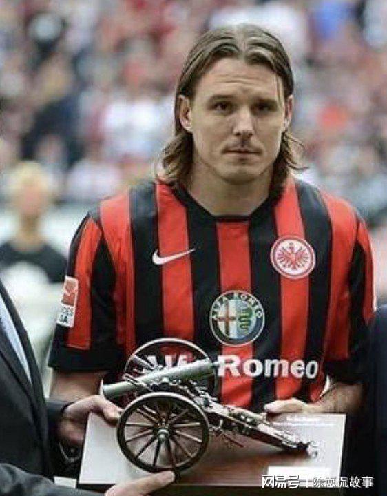 爱游戏-欧联今晚再迎强敌，拜仁慕尼黑刷新队史纪录，主帅态度——质疑声仍在，轮换策略成焦点的简单介绍